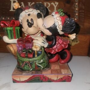 Jim Shore Disney Traditions Mickey & Minnie Christmas Figurine – Holiday Kisses